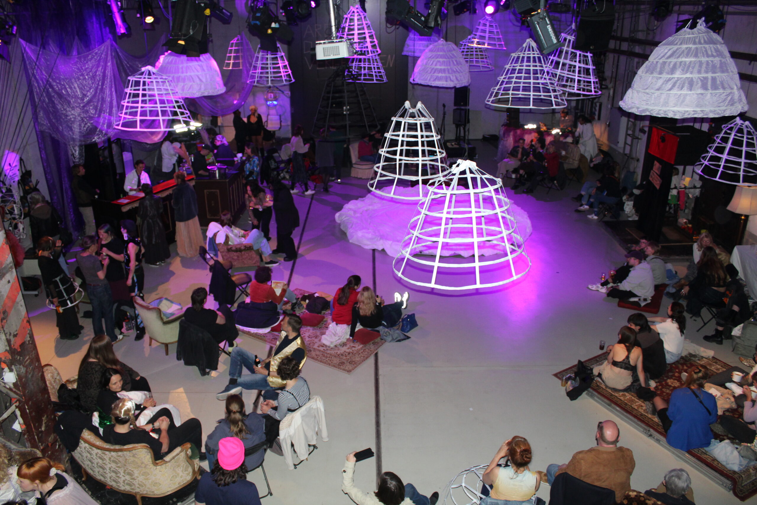 Performance House of crinoline